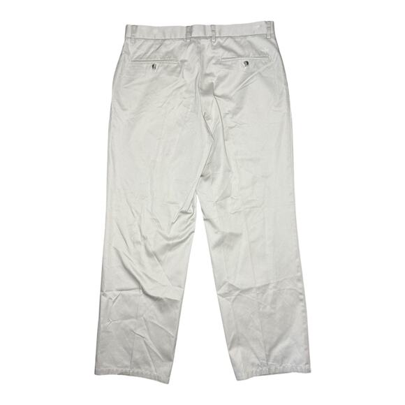 Dockers Signature Khaki Classic Fit Size 34x30 - Picture 2 of 4